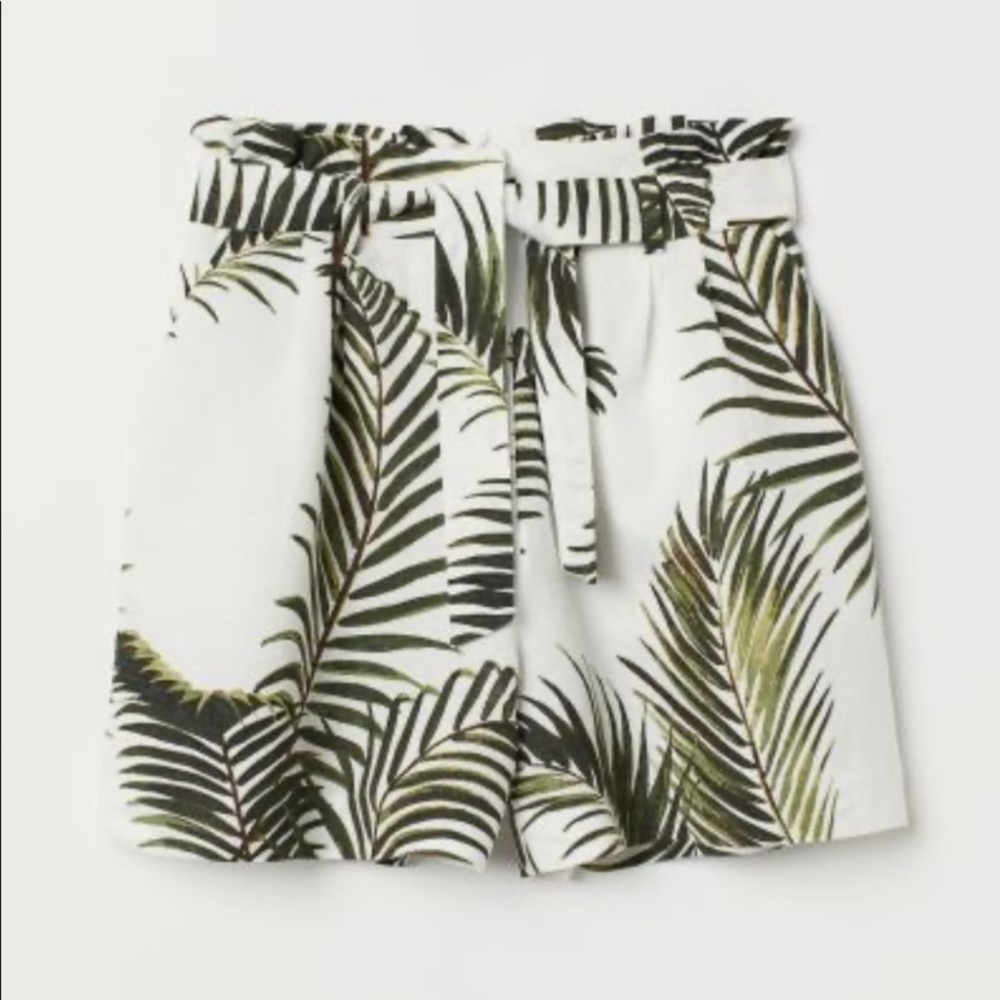 H&M Tropical Shorts - Picture 1 of 7